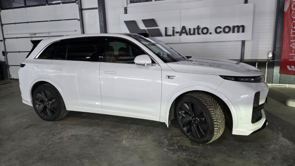 Продаю самый "Нафаршированный" и обслуженный автомобиль Lixiang (Li-Auto) L-7 с пробегом на вторичном рынке!