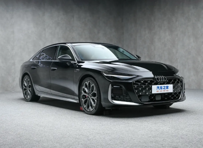 Состоялся официальный запуск совершенно нового Audi A6L девятого поколения, предлагающего четыре конфигурации модели по ценам от 322 900 до 435 900 юаней. Состоялся официальный запуск совершенно нового Audi A6L девятого поколения, предлагающего четыре конфигурации модели по ценам от 322 900 до 435 900 юаней.