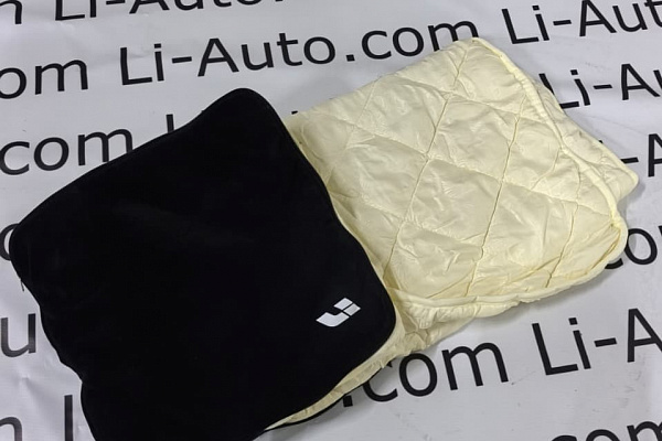 Брендированный плед - подушка LIXIANG