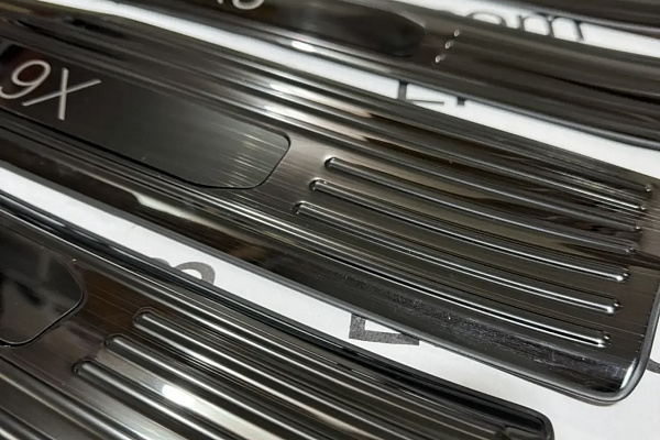 Накладки для защиты порогов в салон и багажник ZEEKR 9X