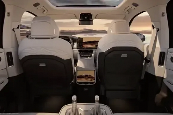 Zeekr официально проведёт техническую премьеру автомобиля Zeekr 8X