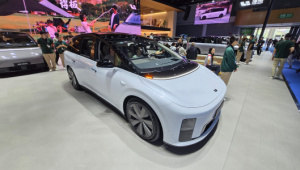 Футуристический i6 раскупается в Китае как горячие пирожки