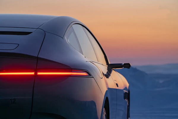 На что может рассчитывать заказчик Avtr 12 за 299 900 юаней?